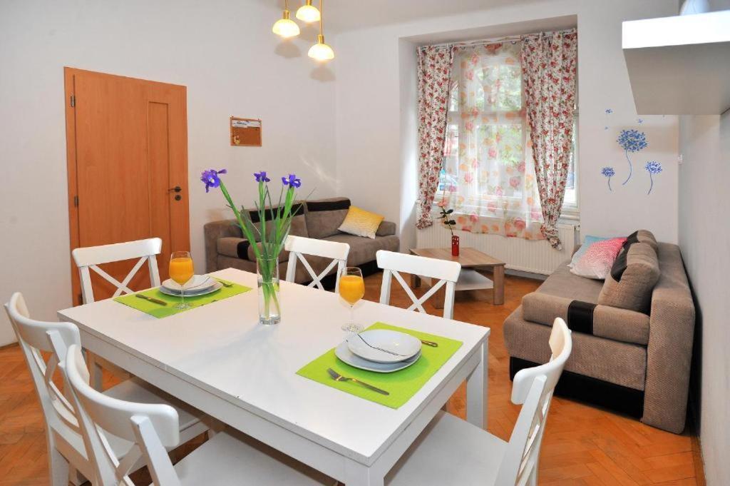 Condo in Vinohrady Praga Esterno foto