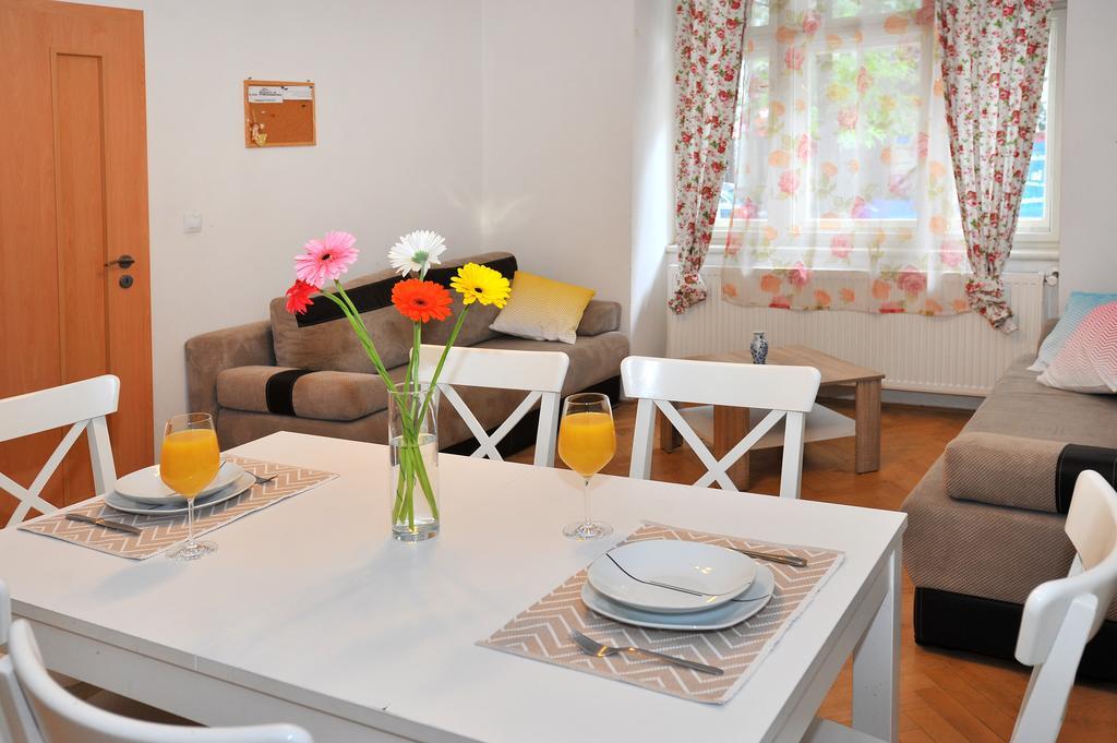 Condo in Vinohrady Praga Esterno foto